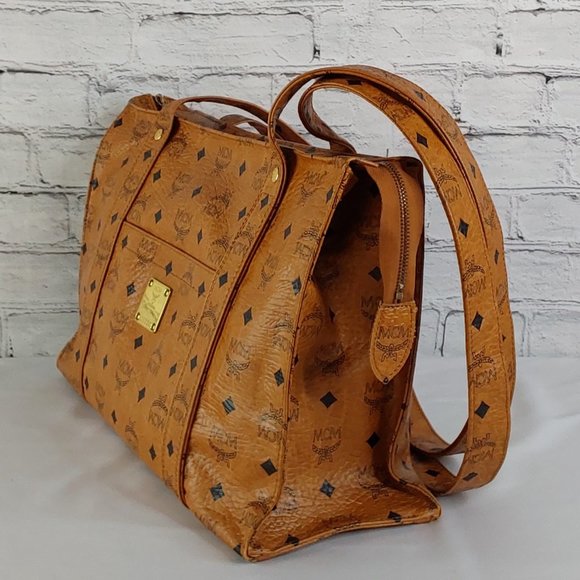 'MCM' 'VISETOS' MONOGRAM LEATHER SHOULDER BAG & DUST BAG 'MADE IN GERMANY' SET - Picture 4 of 16